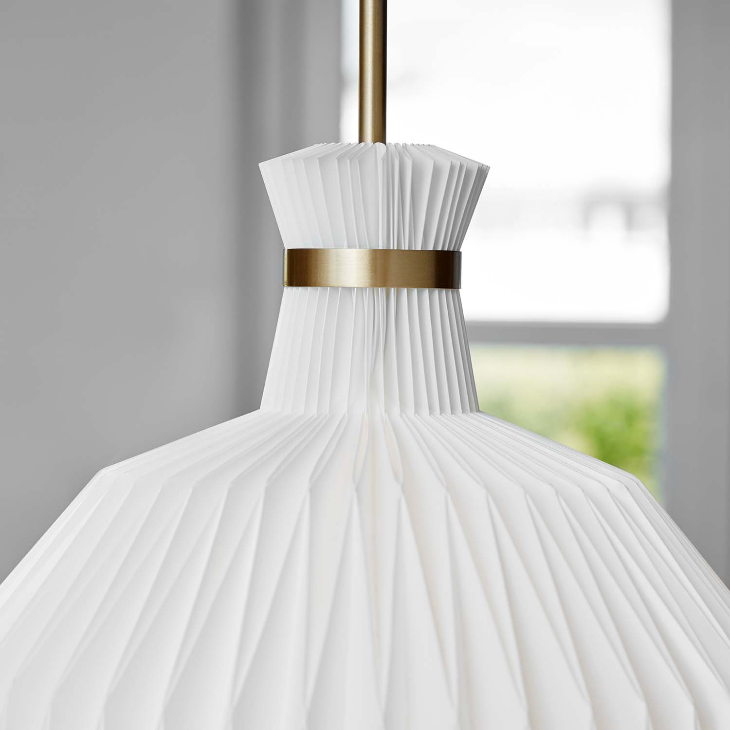 CLASSIC 101 - Handcrafted white pleated design ball pendant light