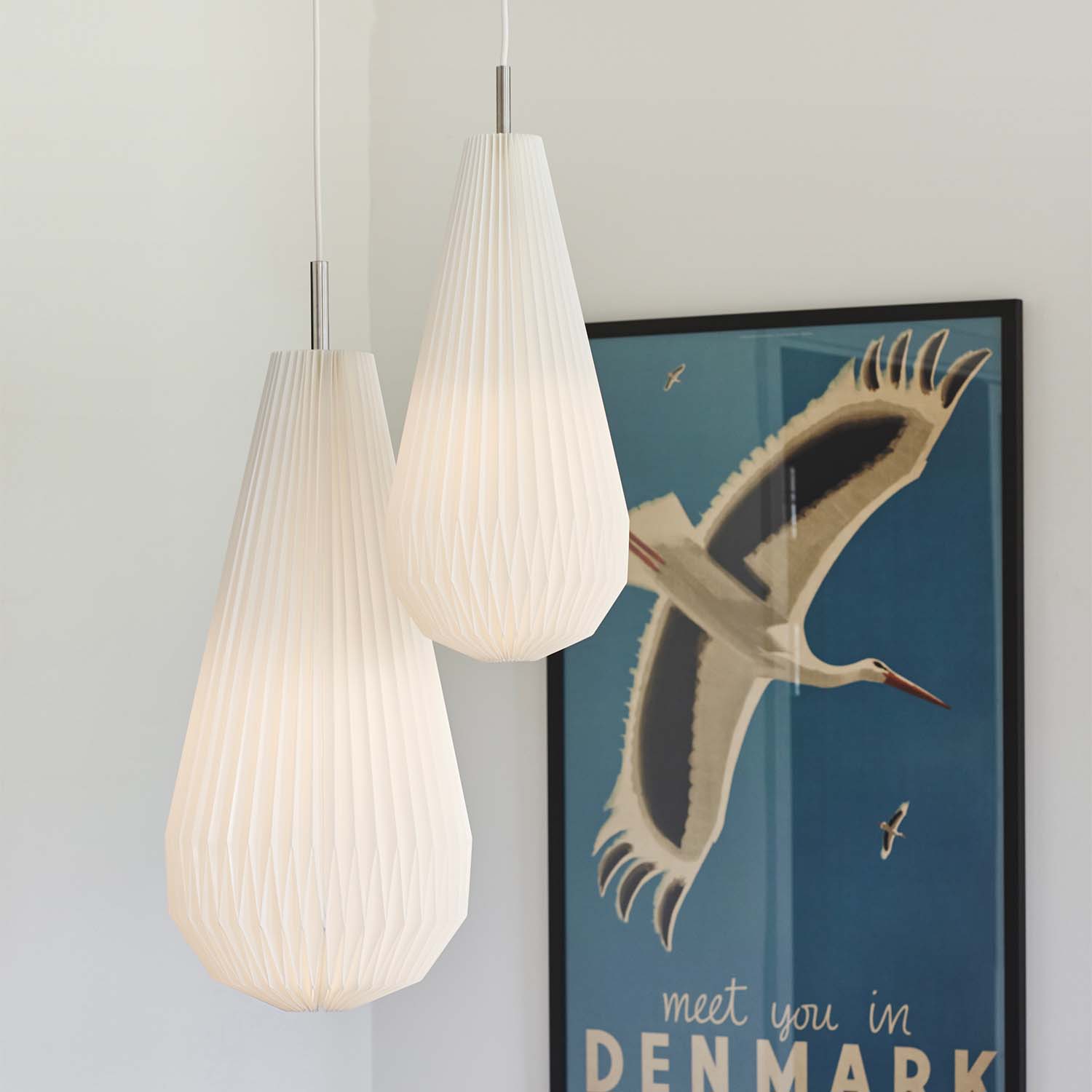 COMET - Drop-shaped pendant light in handcrafted pleated PVC