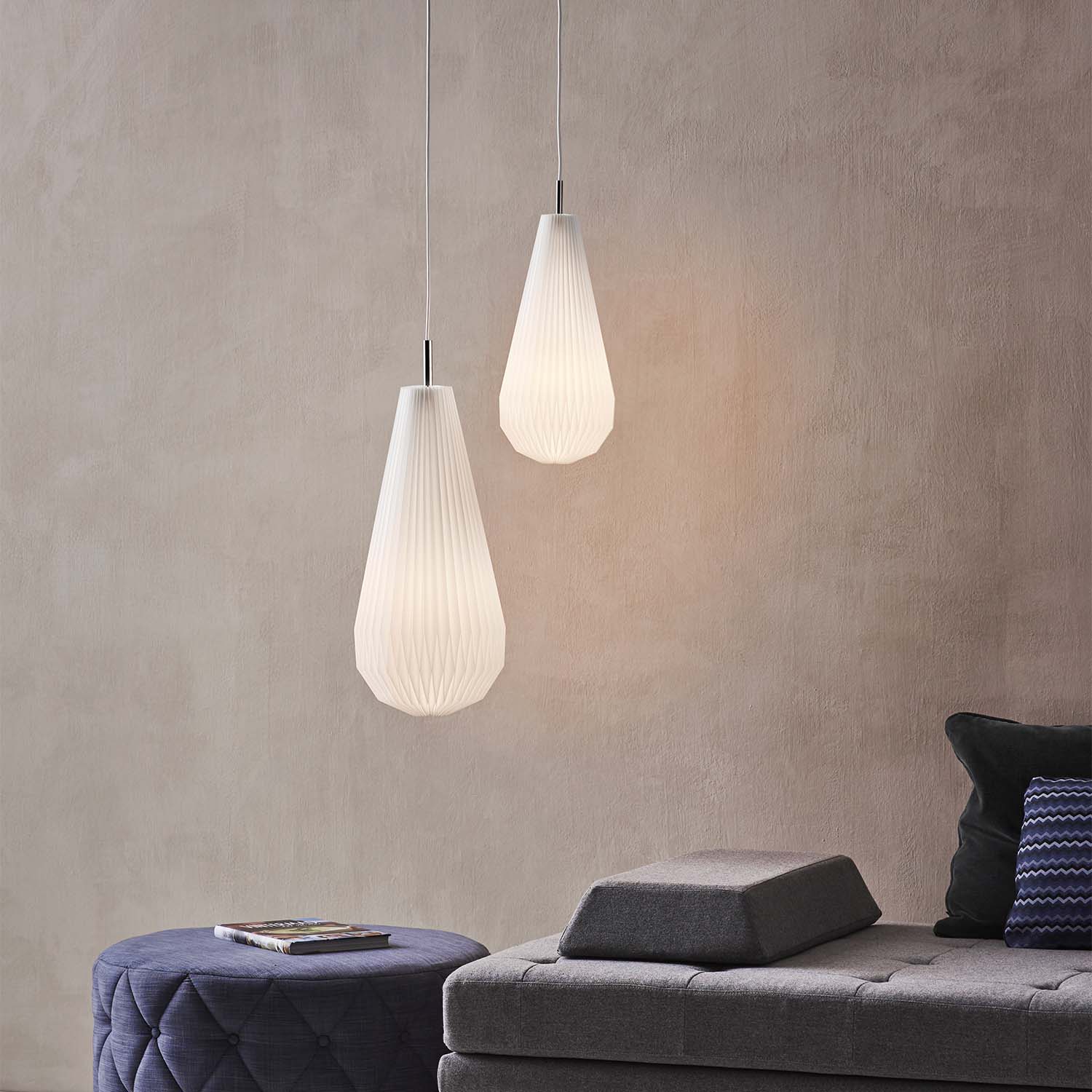 COMET - Drop-shaped pendant light in handcrafted pleated PVC