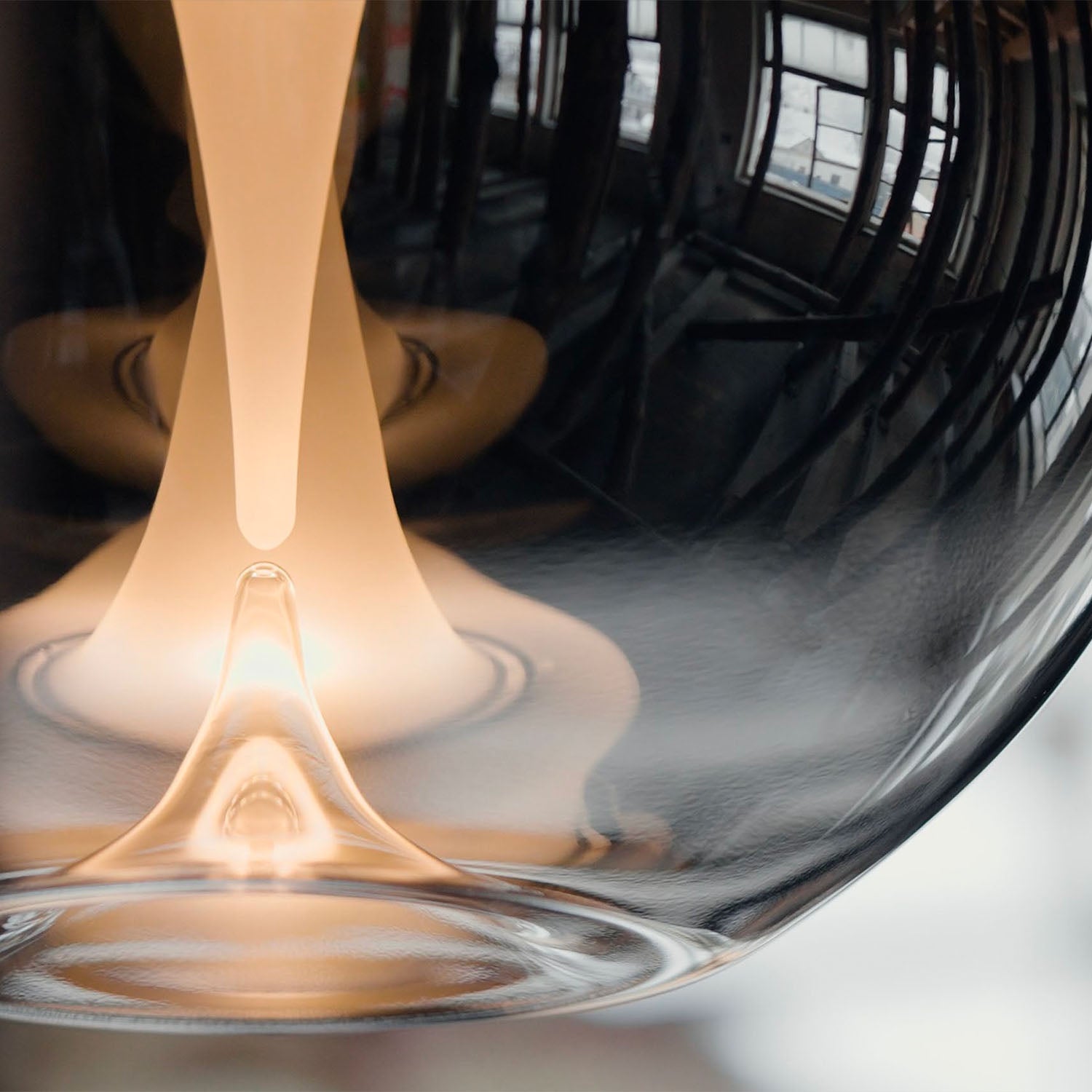 BOND - Luxurious pendant lamp, nanocoated glass drop