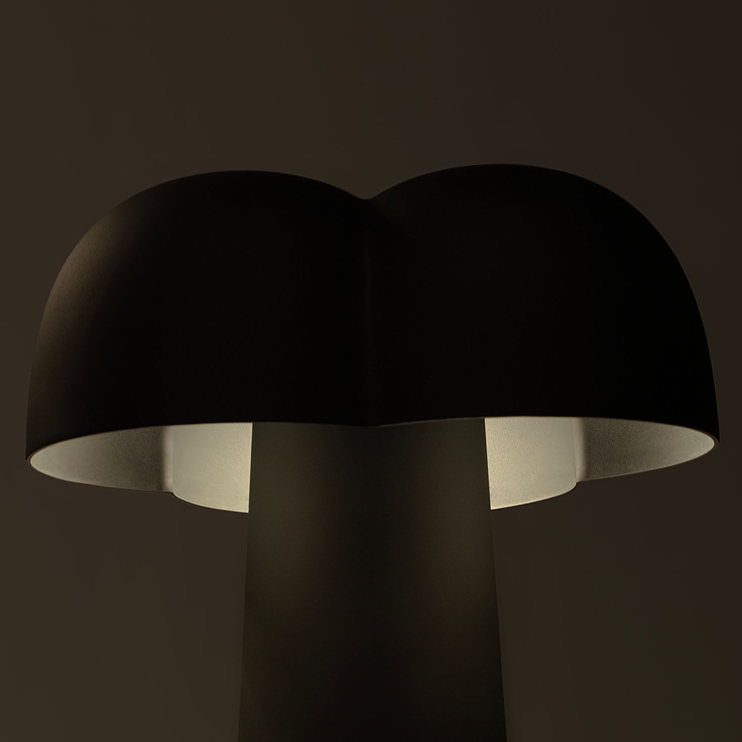 COTTON – Cocooning Cloud Tischlampe aus schwarzem Stahl