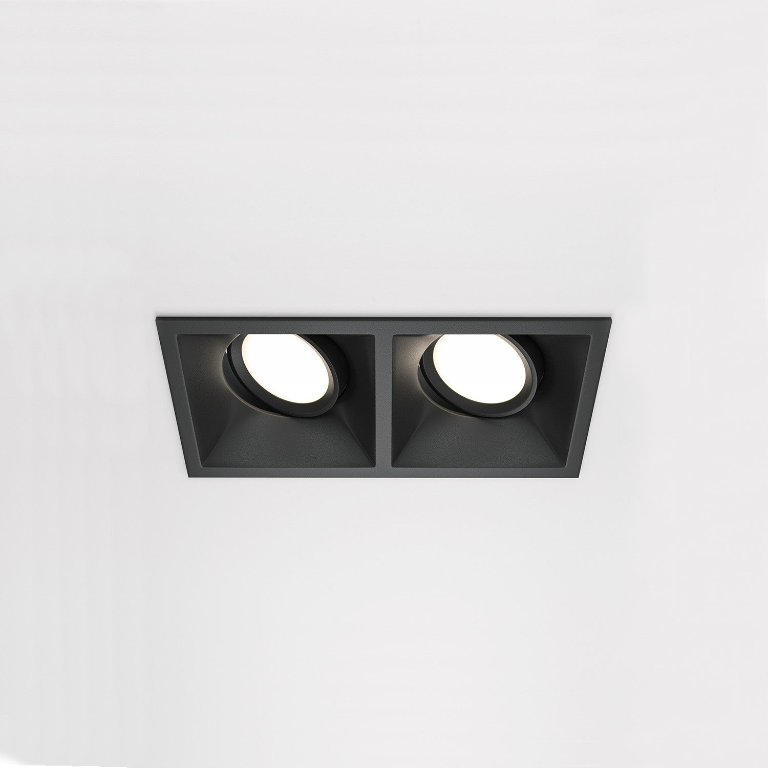 DOT - Adjustable rectangular recessed spotlight, black or white