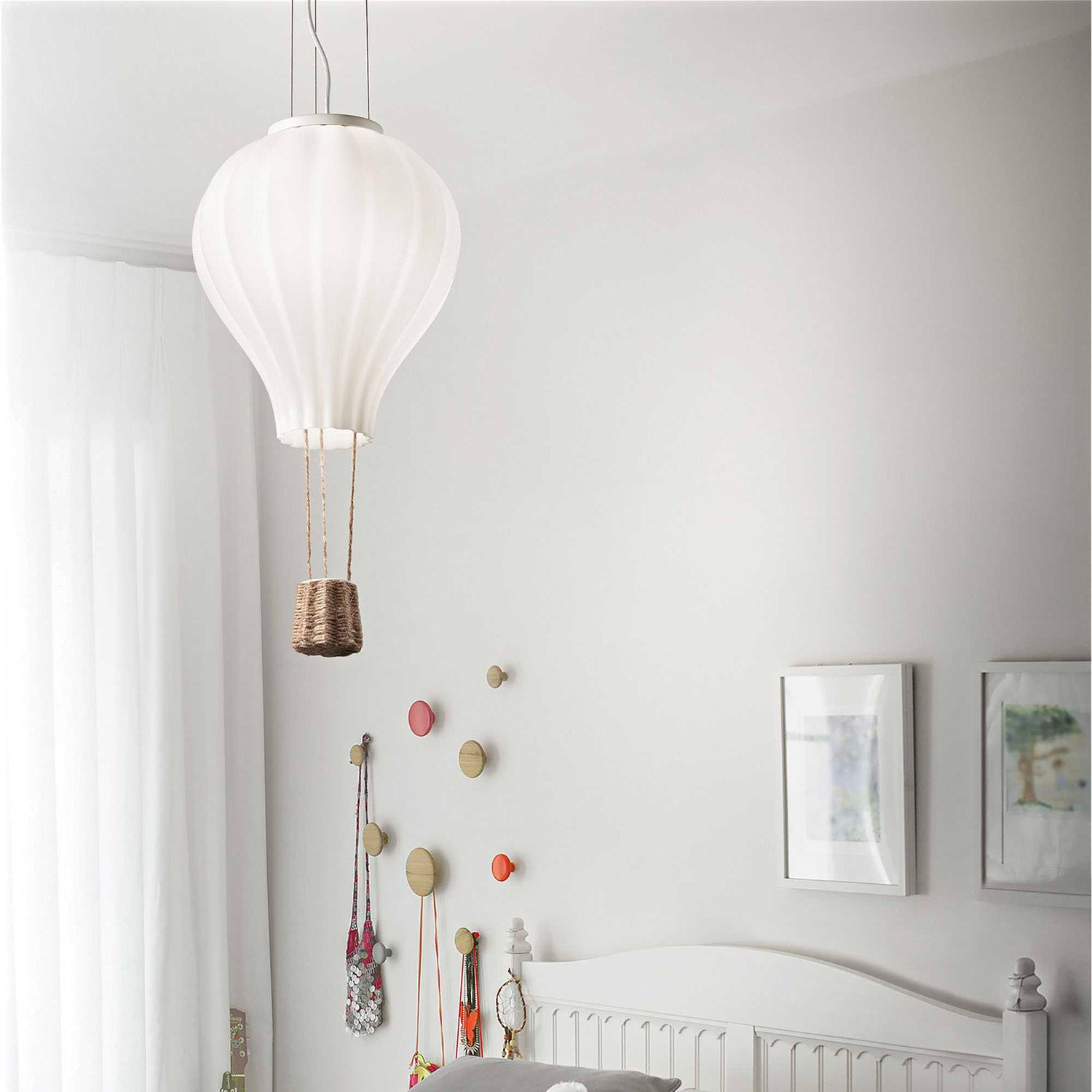 DREAM BIG - Hot air balloon pendant light for children's room