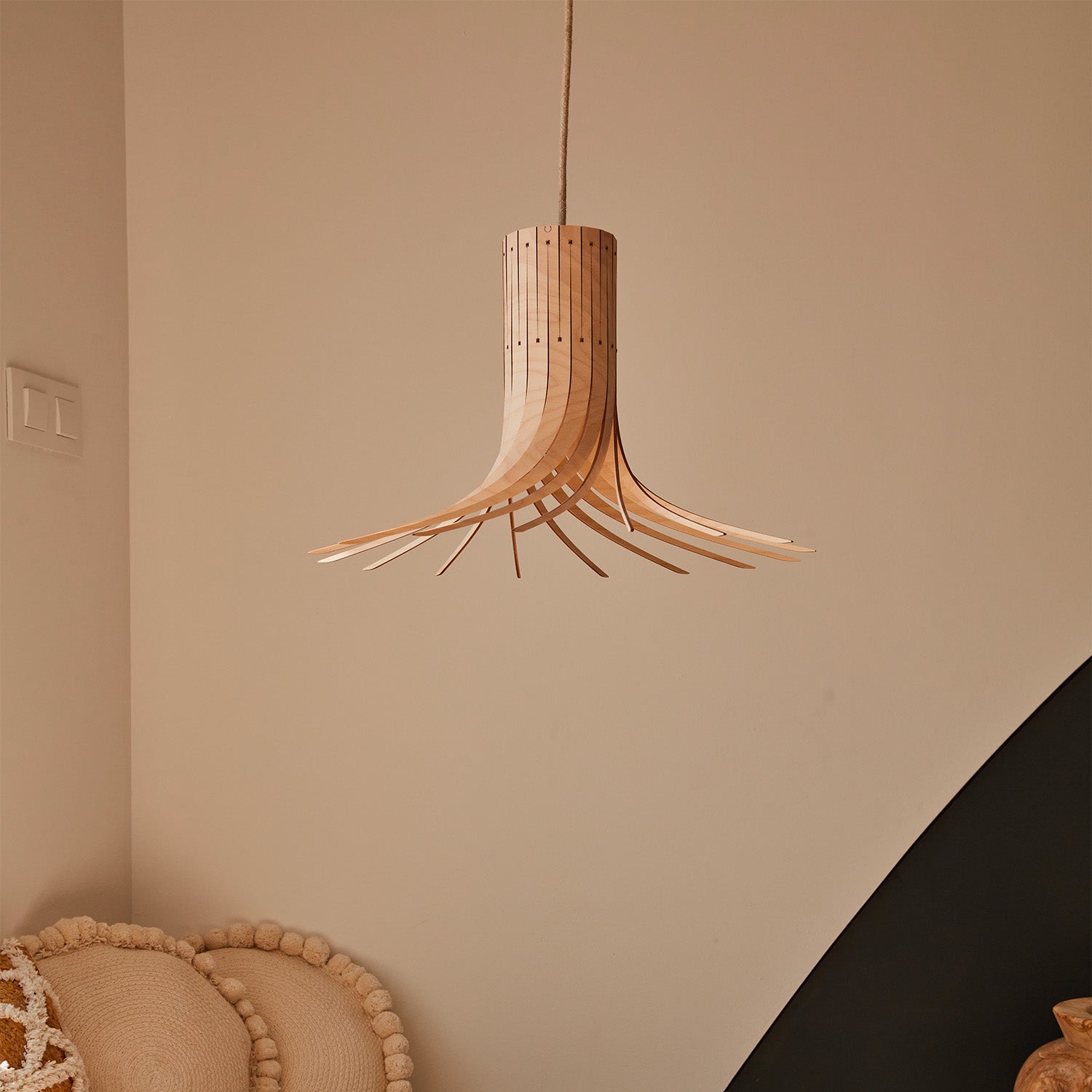 MONTEDOR - Handcrafted spiral wooden pendant light