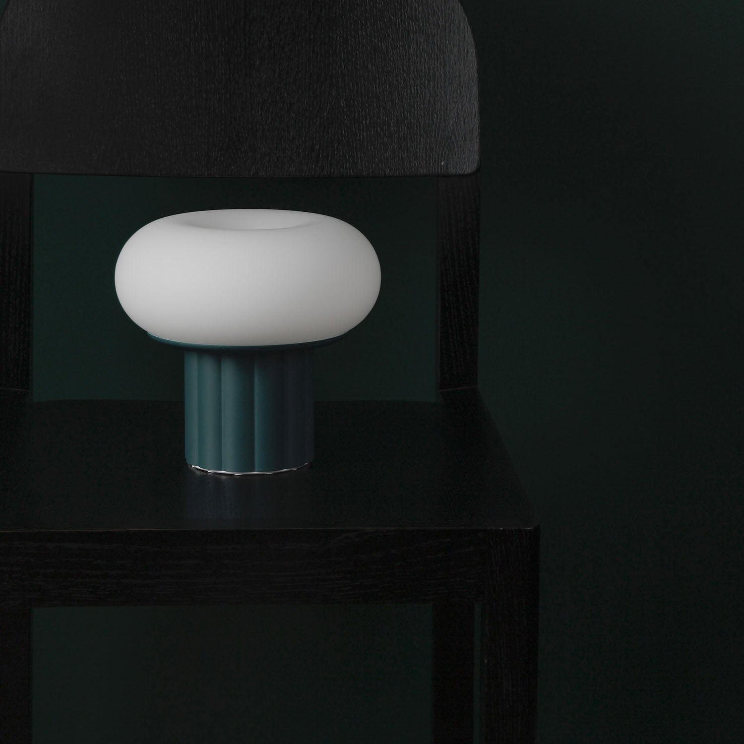 MOZZI - Waterproof and rechargeable designer portable lamp