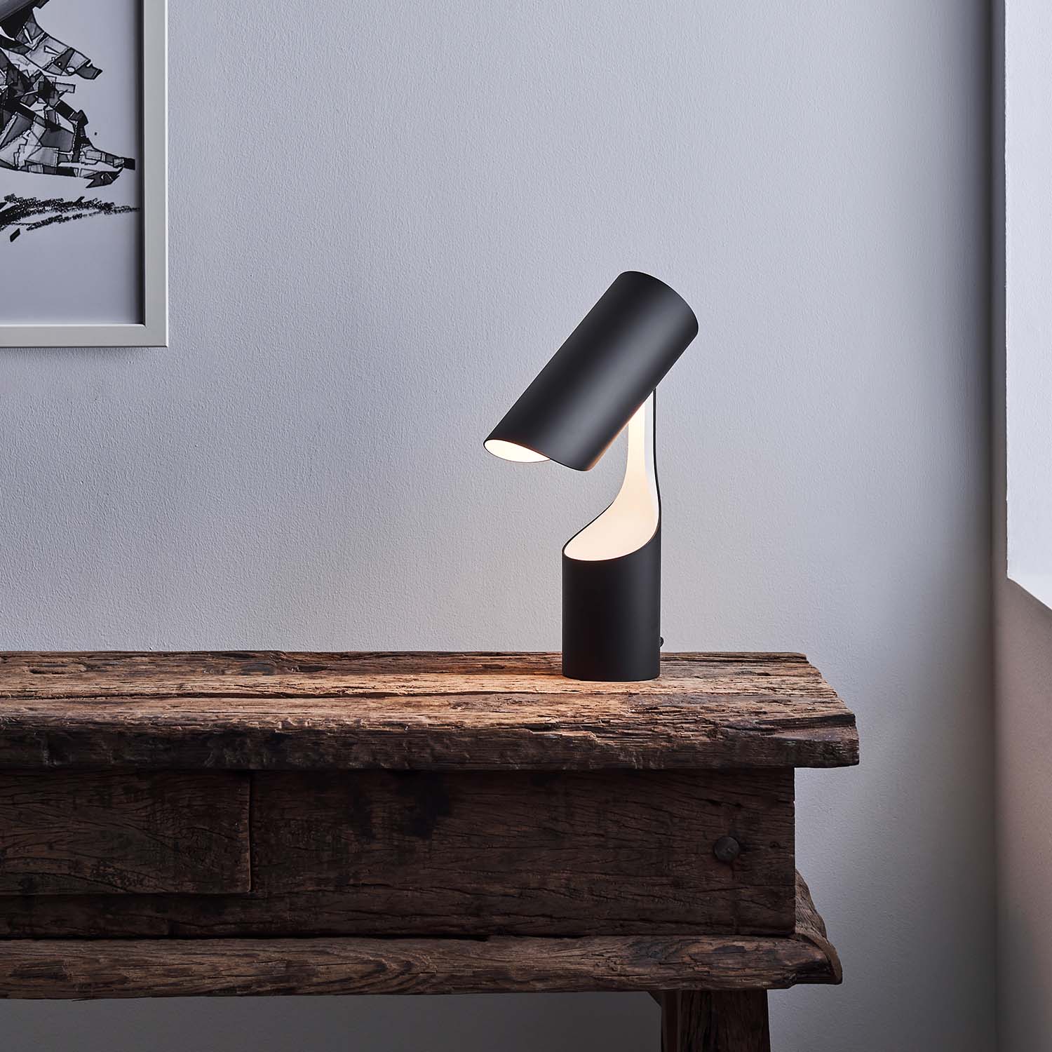 MUTATIO - Designer Retractable Black Desk Lamp