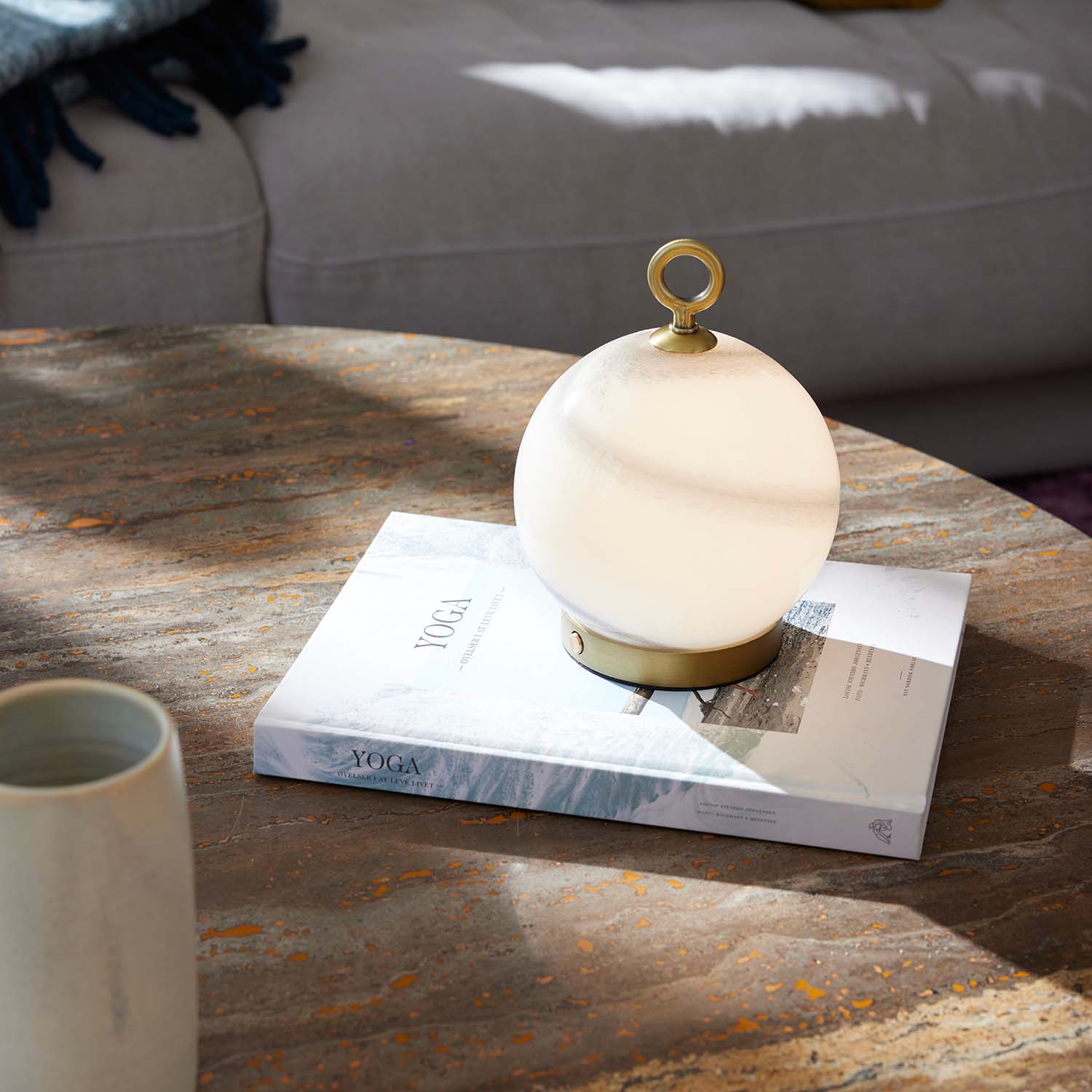 STOCKHOLM - Rechargeable marble-effect glass lamp