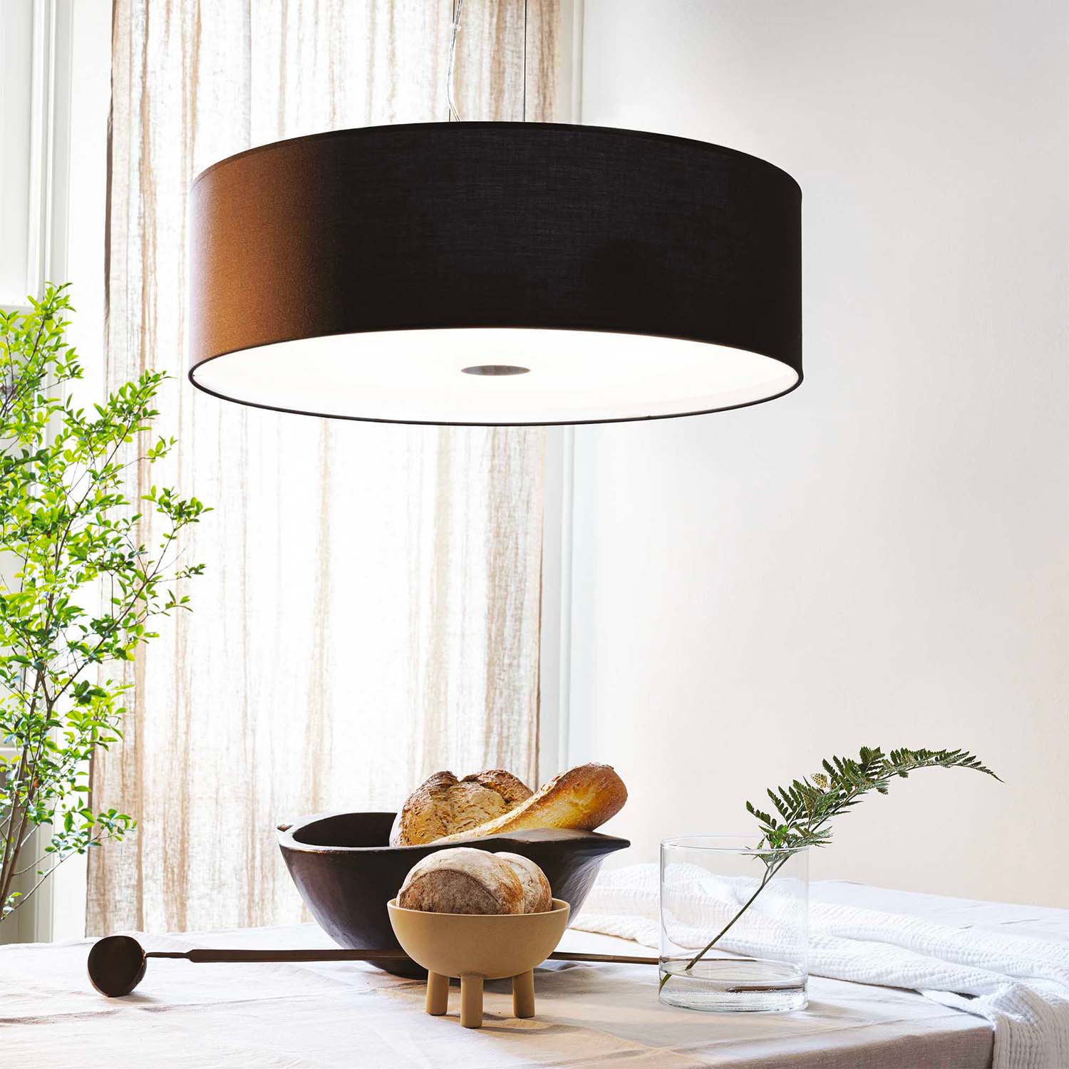 WOODY - Round chandelier in black or white fabric