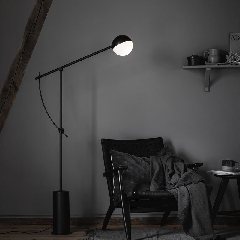 BALANCER - Floor lamp on black floor, for office or living room