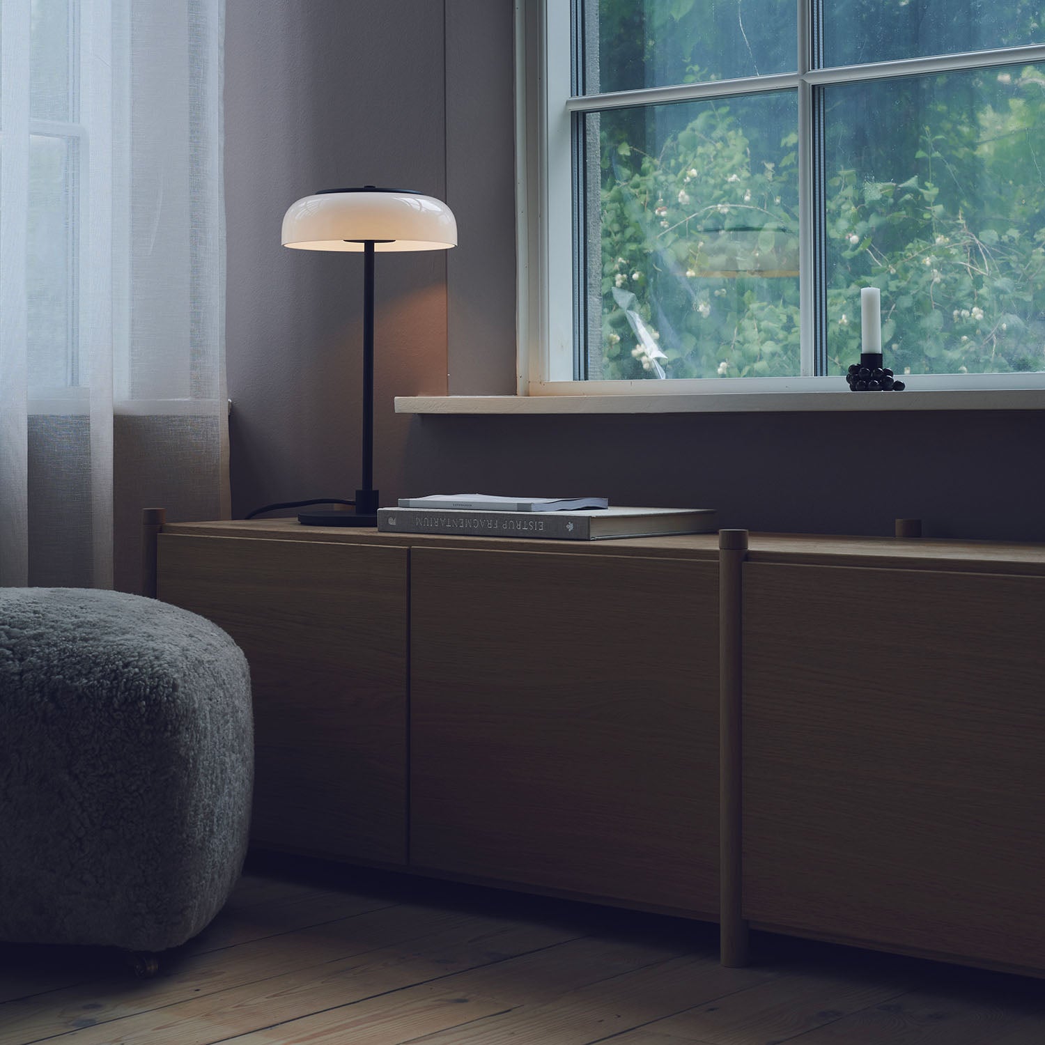 BLOSSI - Luxurious desk lamp in elegant and designer glass