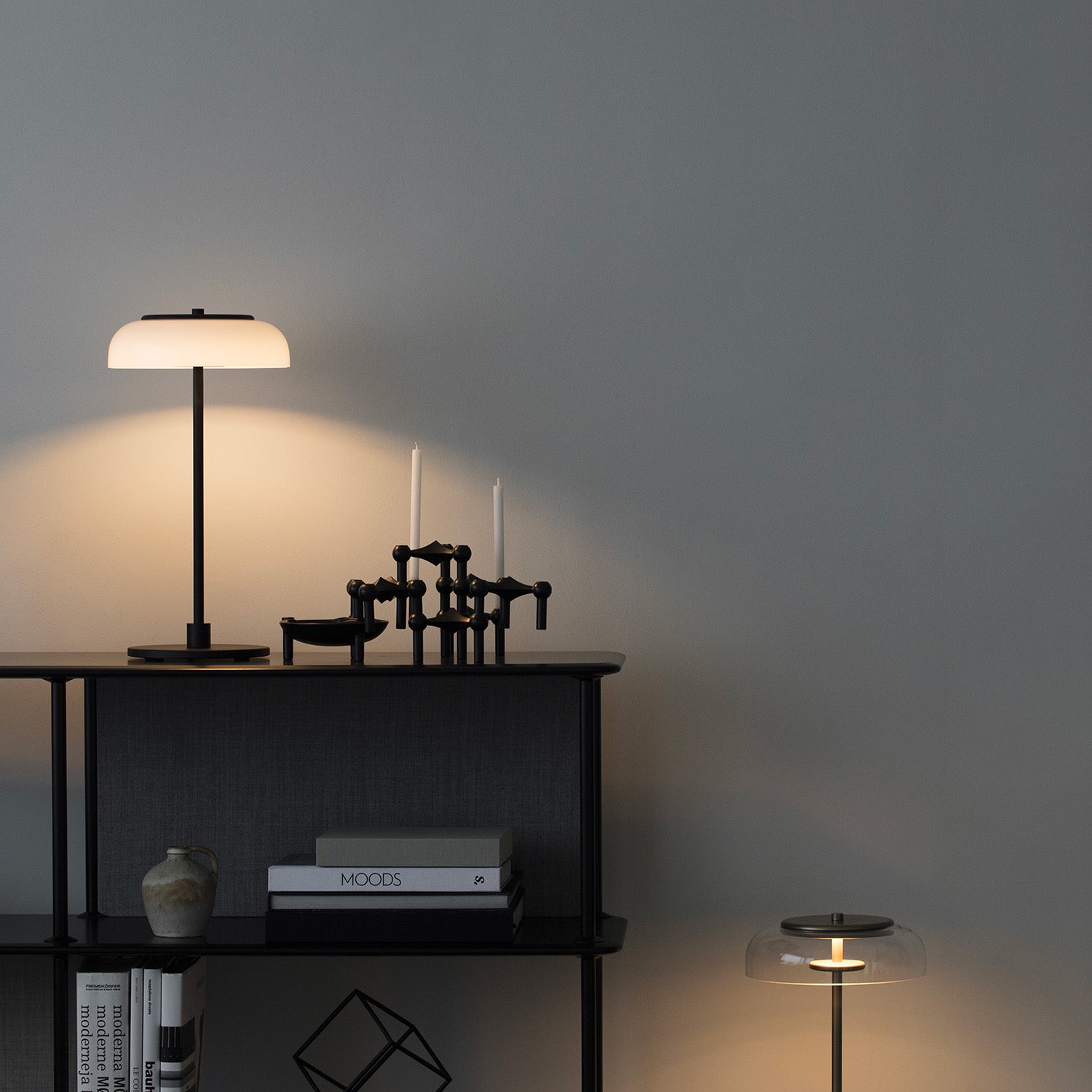BLOSSI - Luxurious desk lamp in elegant and designer glass