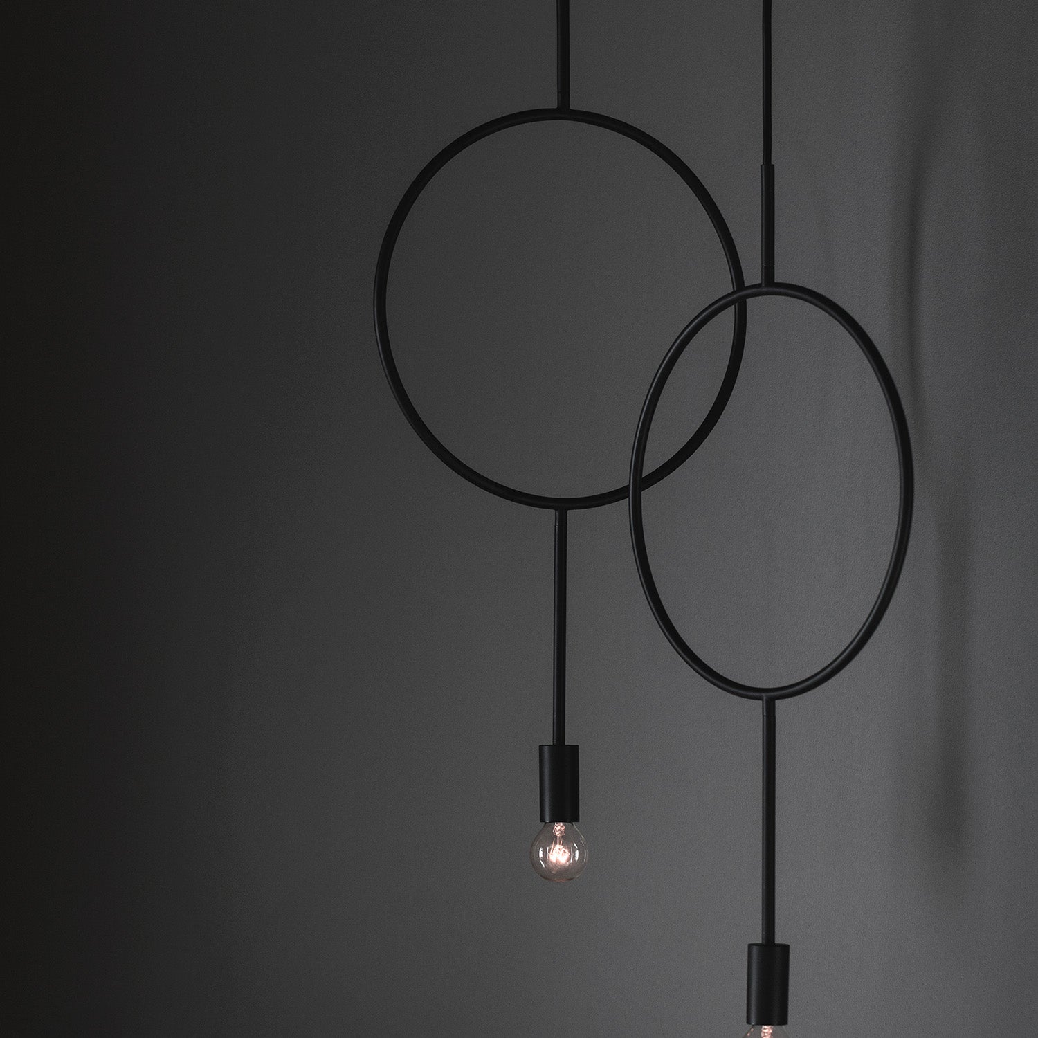 NORTHERN CIRCLE – Kreis Pendelleuchte schwarzem mit Design im minimalistischen