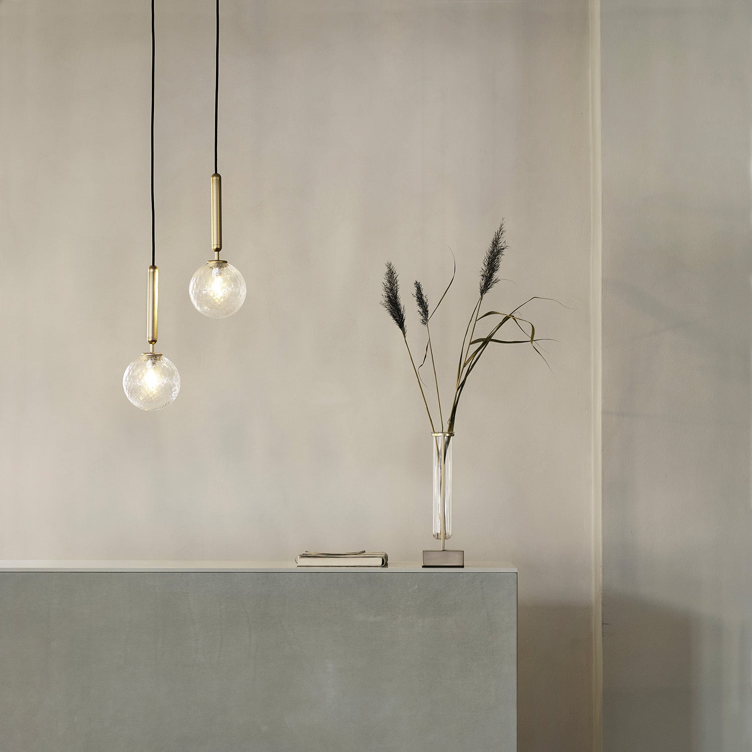 MIIRA 1 Optic - Elegant and minimalist pendant lamp, gold or black