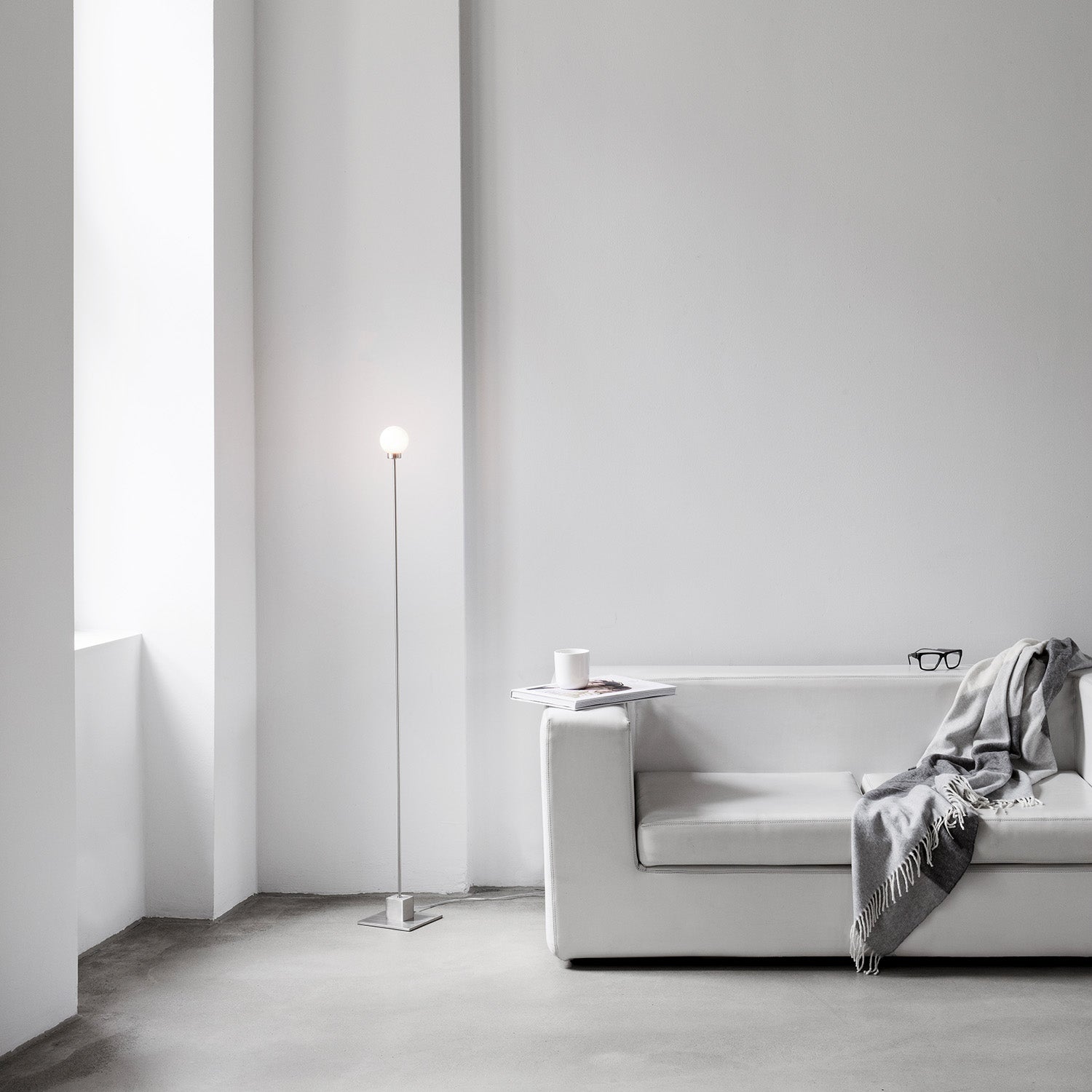 SNOWBALL - Minimalist living room rod floor lamp, designer creation