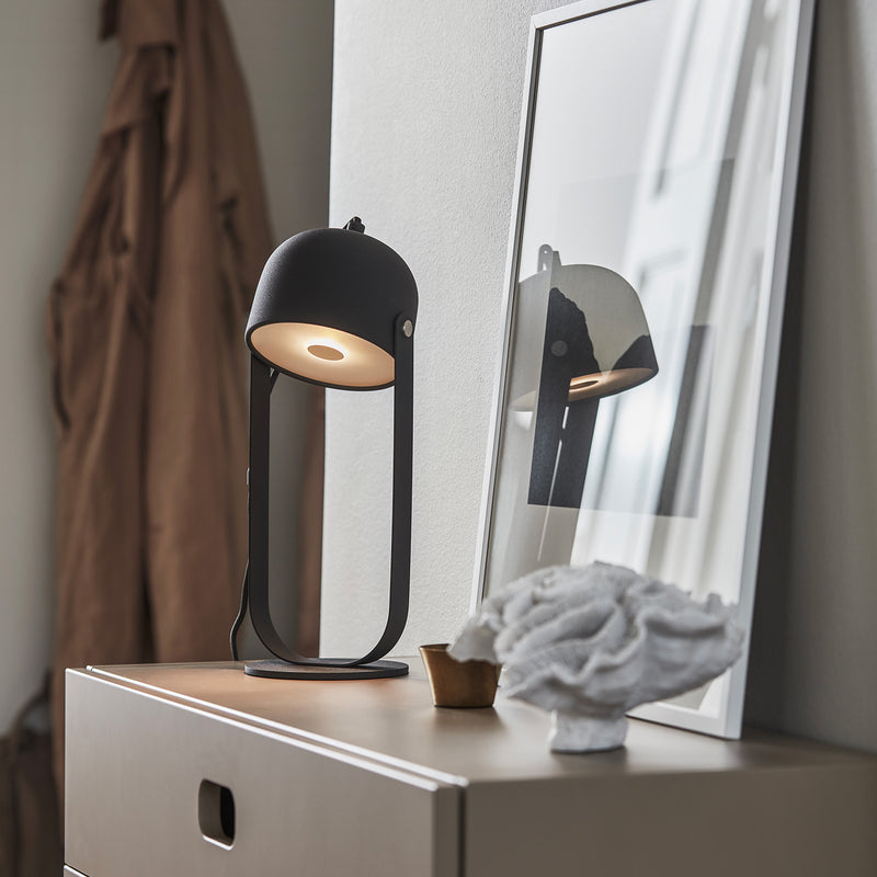 SVEJK - Projector table lamp, design and industrial, black or beige